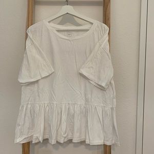 Gap white ruffle hem tee